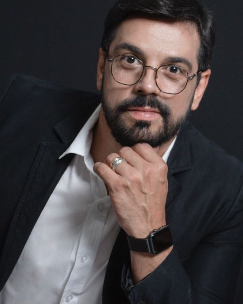 Emerson Benassi, psicólogo em Perdizes, São Paulo, especialista em Gestalt-terapia